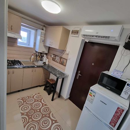 Apartament Cu 2 Dormitoare - Madalina Corabia 外观 照片