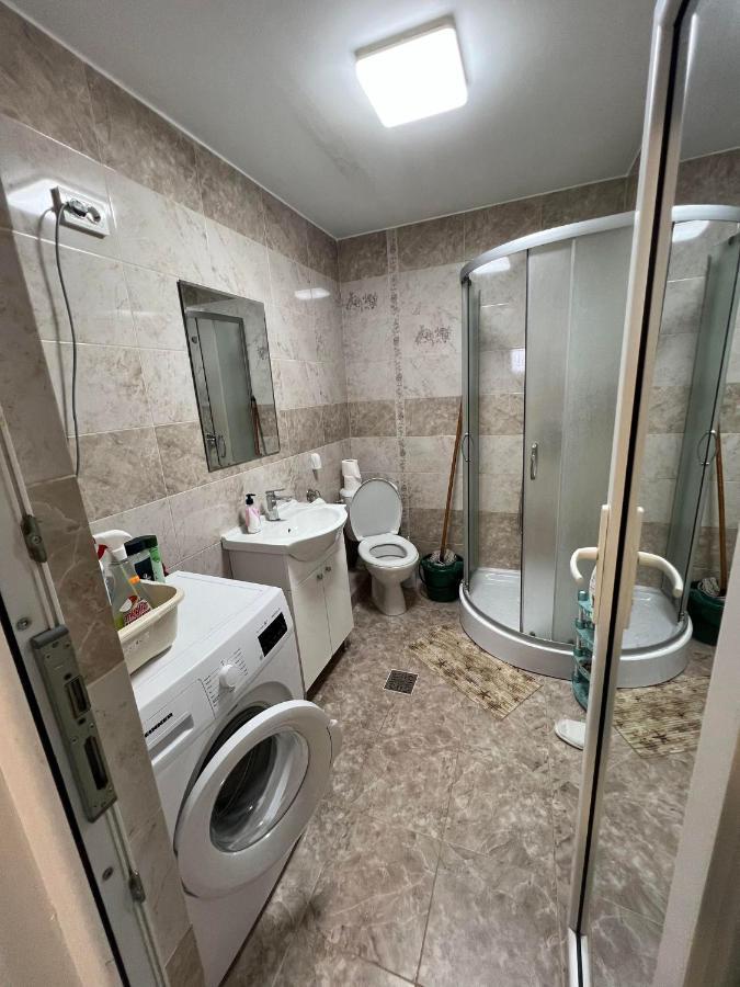 Apartament Cu 2 Dormitoare - Madalina Corabia 外观 照片